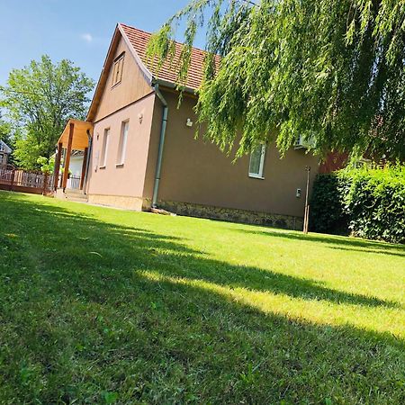 Vadszolo Apartman Balatonmariafurdo Bagian luar foto