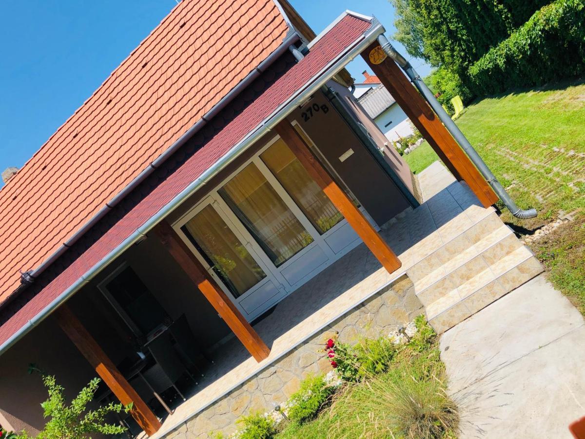 Vadszolo Apartman Balatonmariafurdo Bagian luar foto