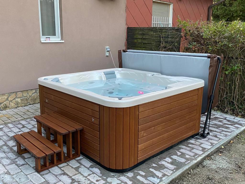Vadszolo Apartman Balatonmariafurdo Bagian luar foto