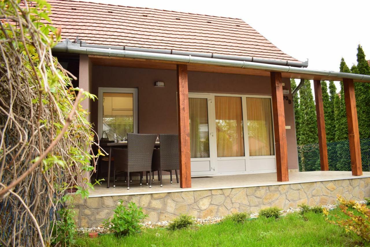 Vadszolo Apartman Balatonmariafurdo Bagian luar foto