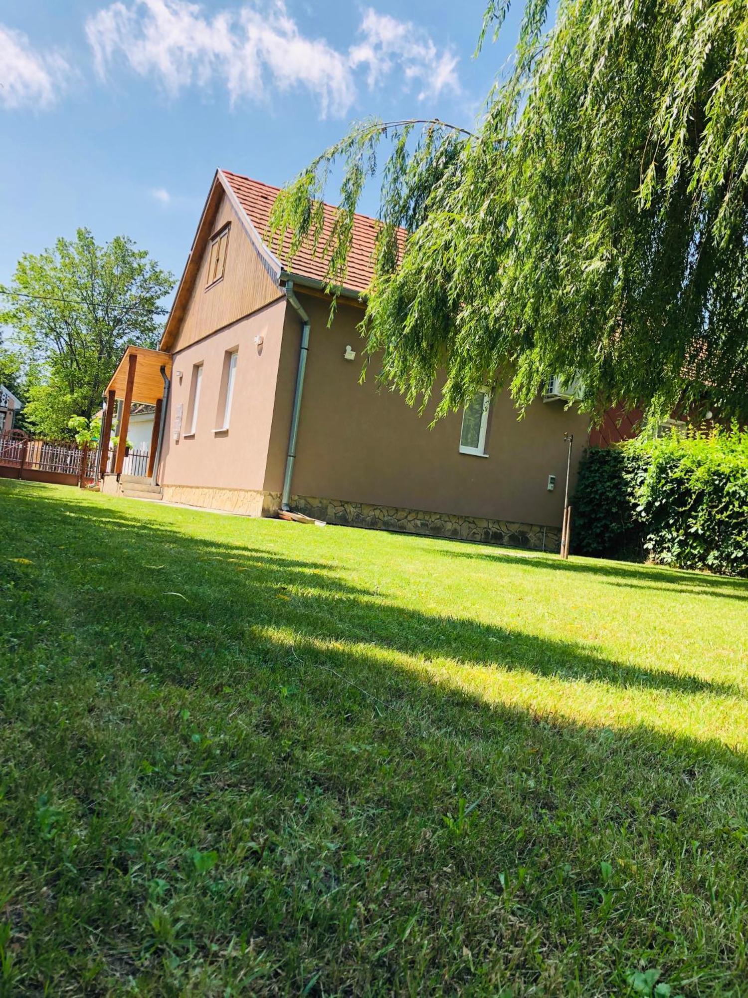 Vadszolo Apartman Balatonmariafurdo Bagian luar foto